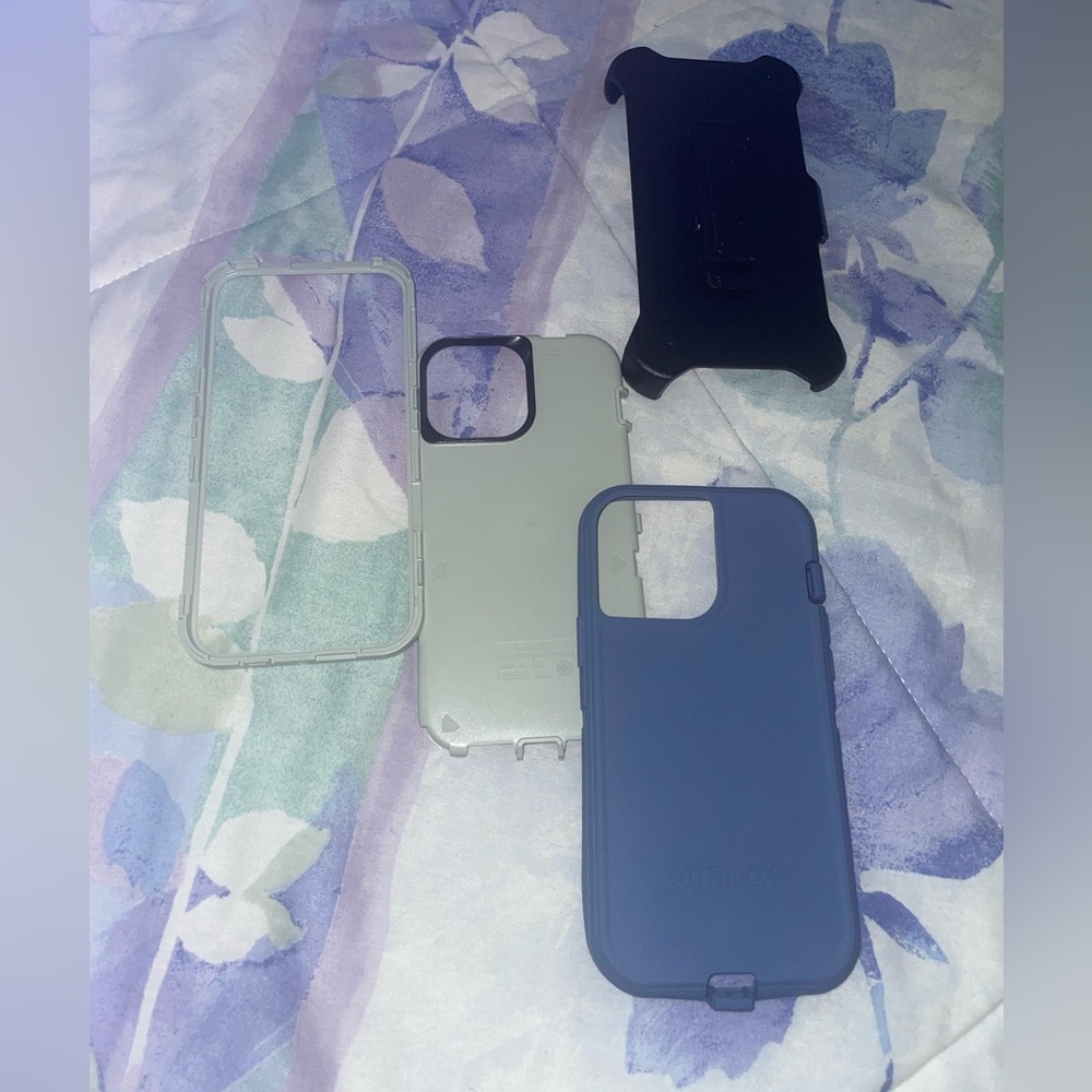 iPhone 13 otterbox case never used Amazon sent the wrong one